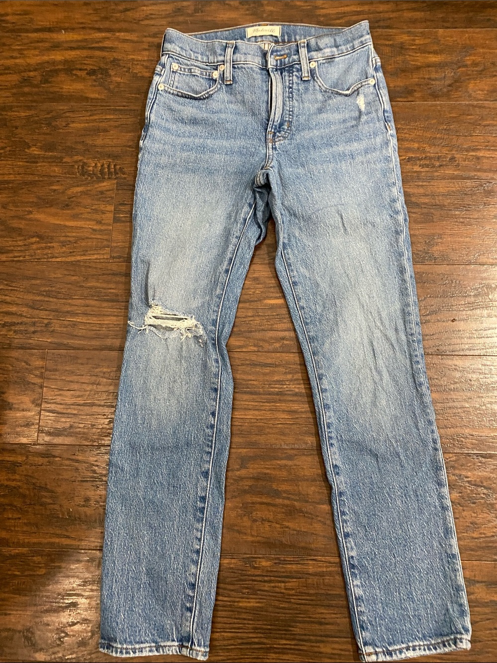 Madewell Light Blue Straight-Leg Jeans with Distressed Knee